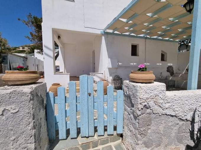 Details, pictures and price of the house Casa Irini in Syros , Paros n.4